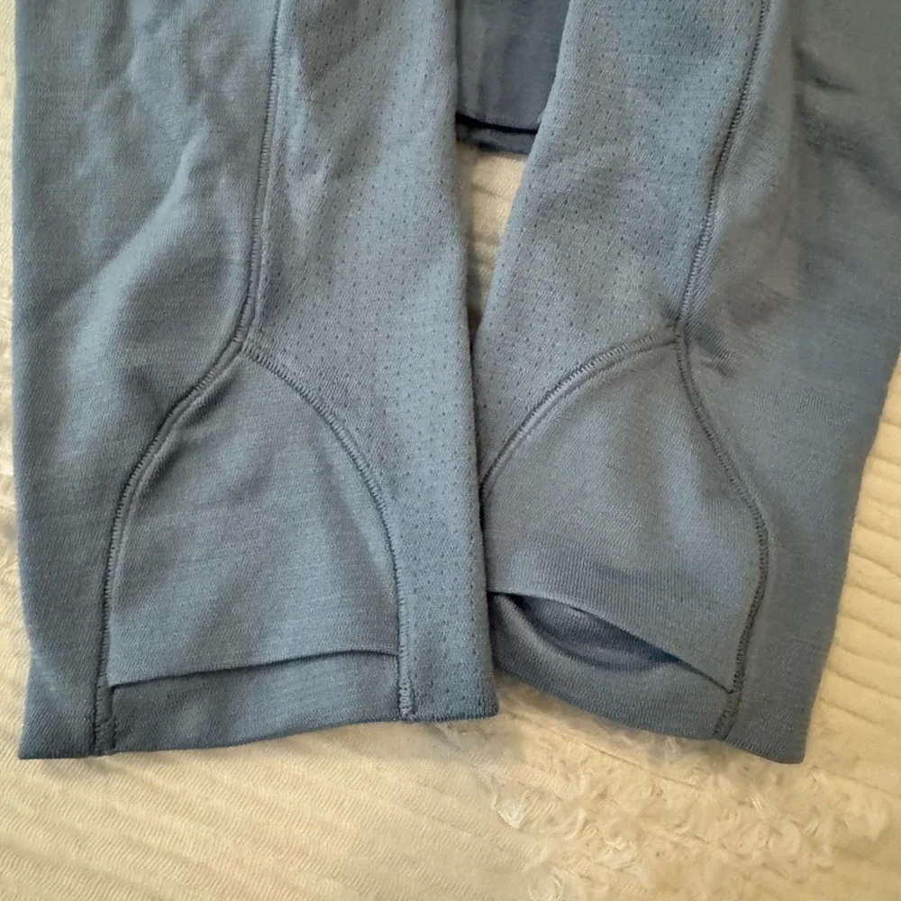 NWT Lululemon swiftly tech cropped long sleeve shirt - Picture 4 of 4